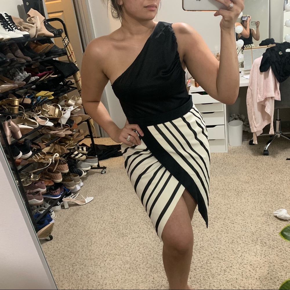 H&M Black & white knee length striped skirt - Picture 3 of 8